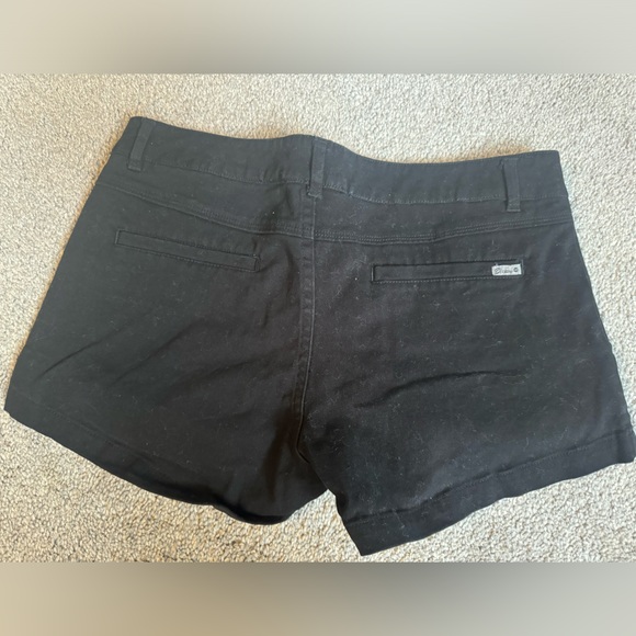 Dixxon women’s chino shorts - Picture 3 of 3